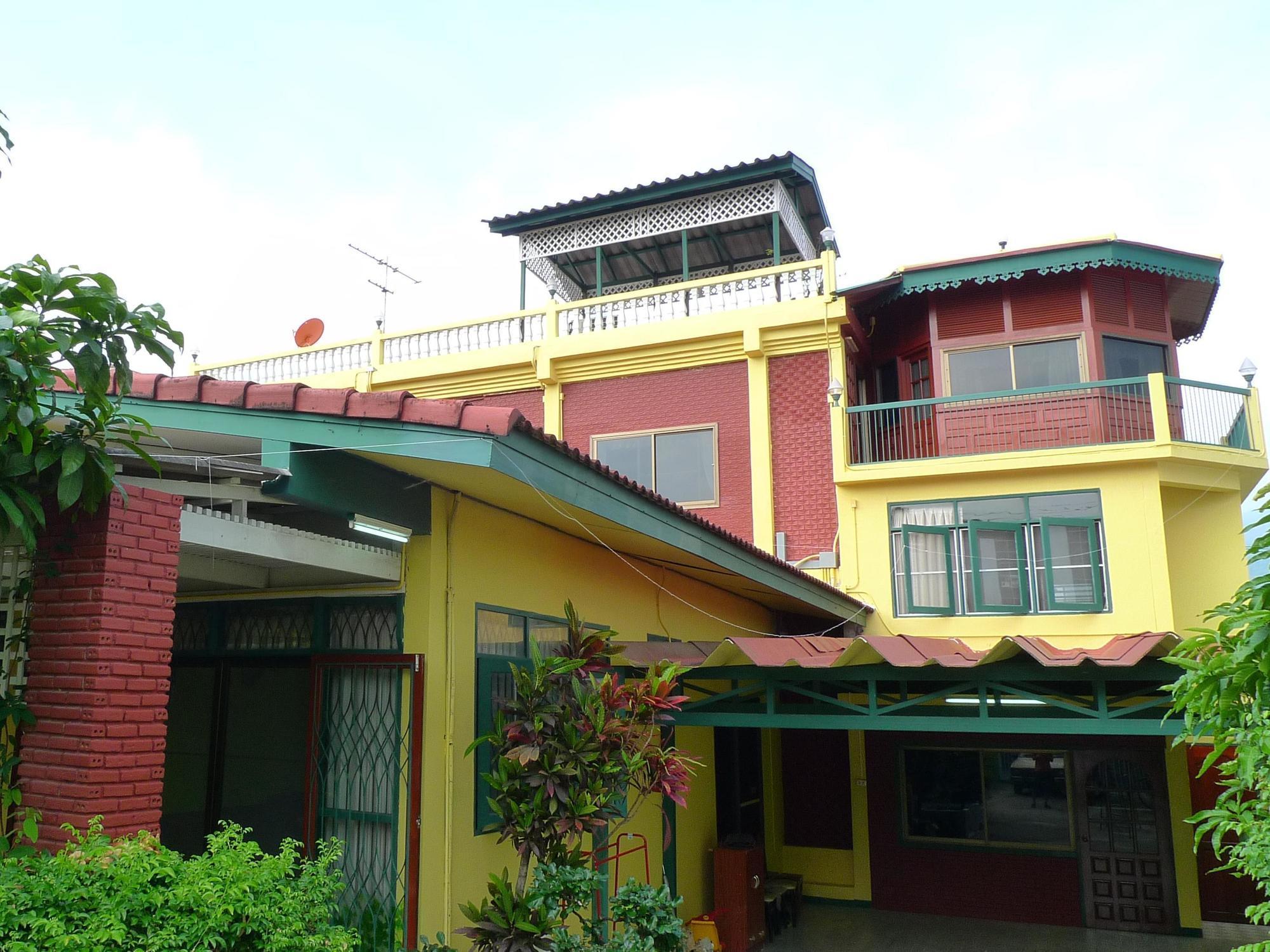 Baan Kaewta Hotel Чиангмай Екстериор снимка