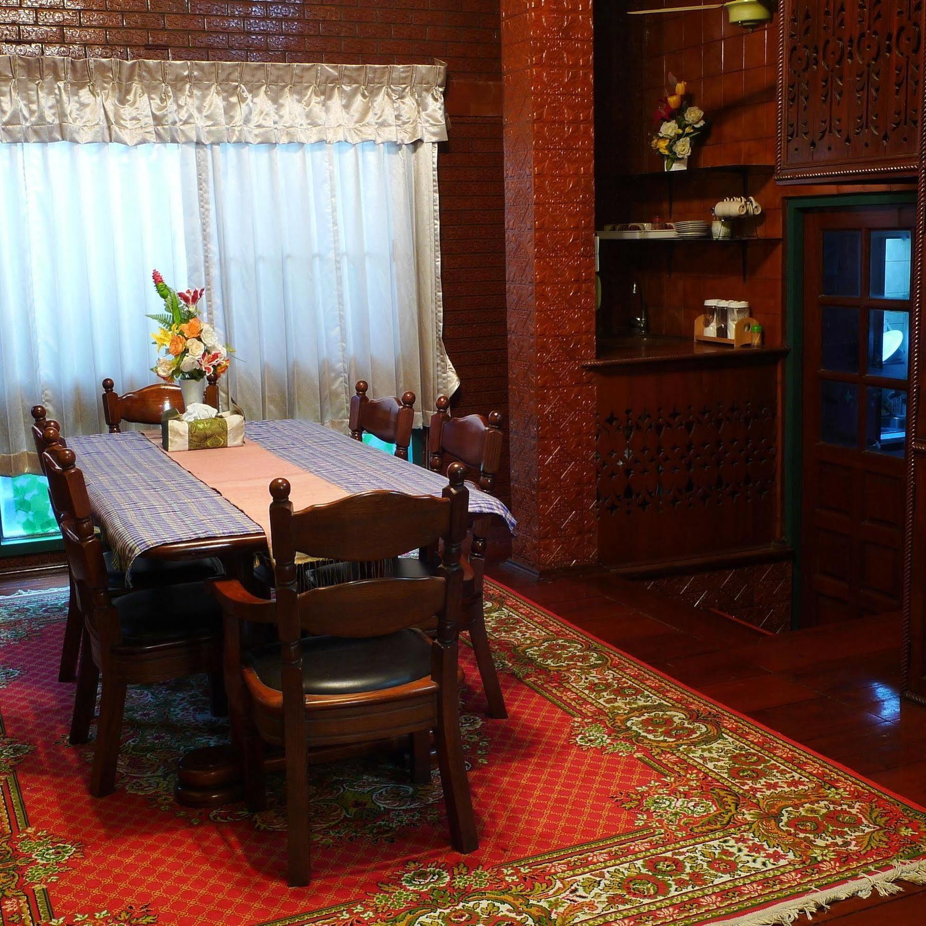 Baan Kaewta Hotel Чиангмай Екстериор снимка